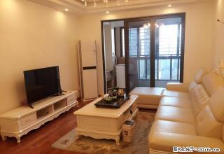 全木地板 精装三房 拎包入住 仅此一套 只租2800 - 龙岩28生活网 ly.28life.net